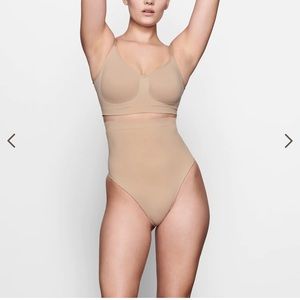 SKIMS SEAMLESS SCULPT HIGH-WAISTED THONG